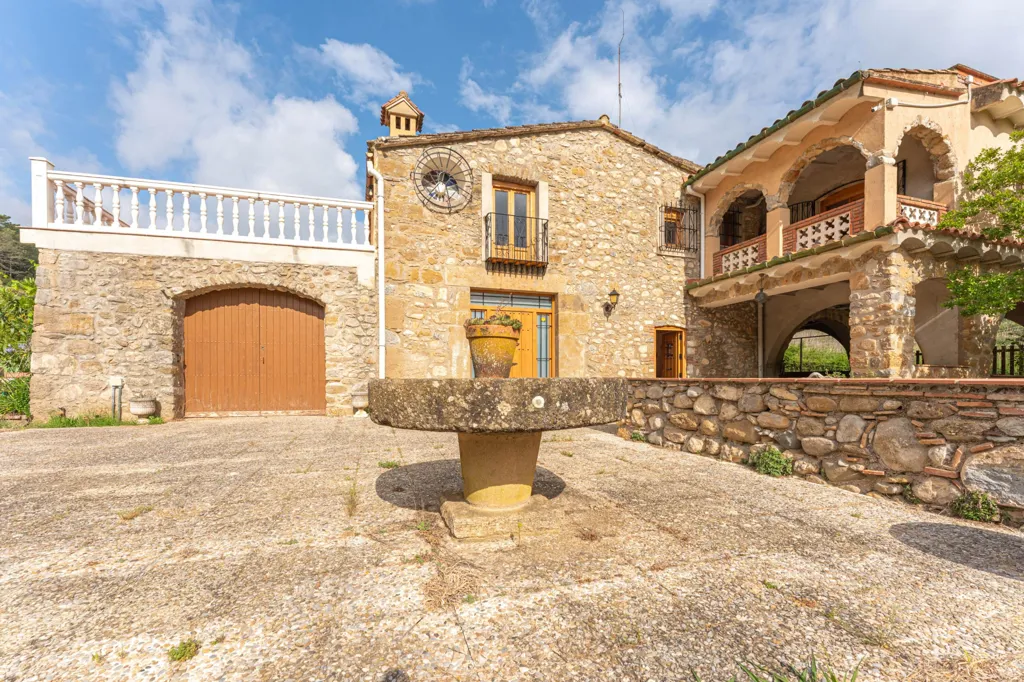 Jardin - Rustic Masia with Pool in Cabanelles