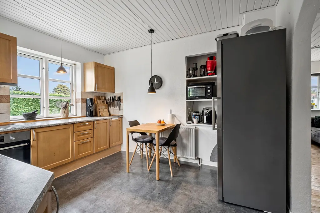 Cuisine - Villa with Garden View in Birkende