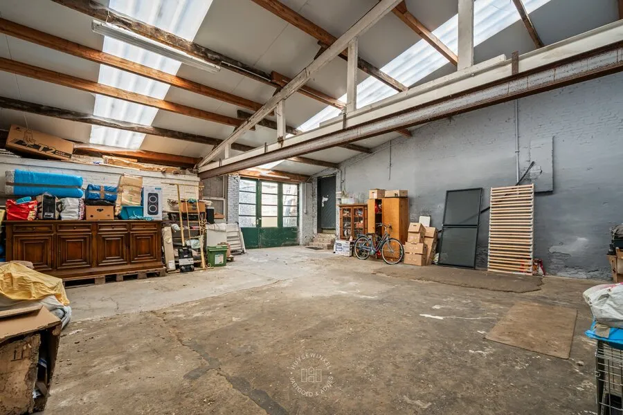Garage - Mixed-Use Property with River View in Rupelmonde