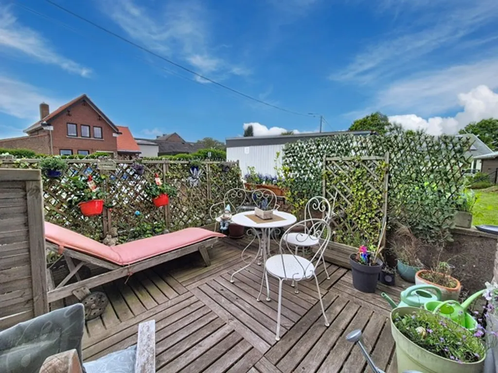 Terrasse - Maison 4 Façades avec 2 Logements à Orp-Jauche