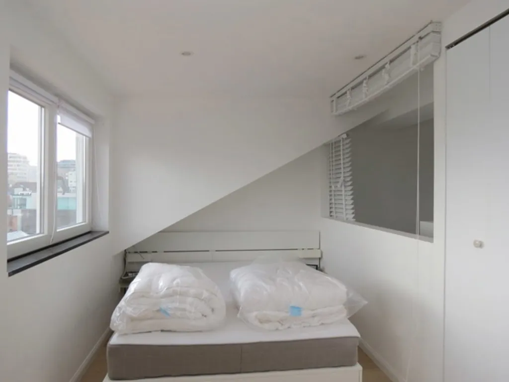 Chambres - Duplex Meublé et Lumineux à Ixelles