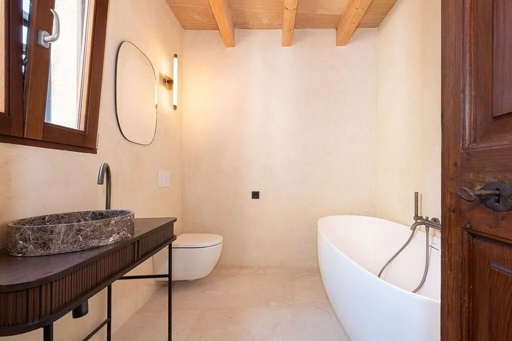 Salles de bain - Renovated Adjoined House with Pool in Selva
