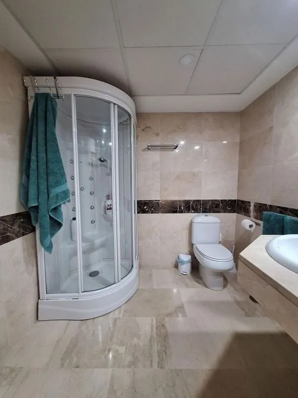 Salles de bain - Apartment with Pool and Terrace in Alcaidesa