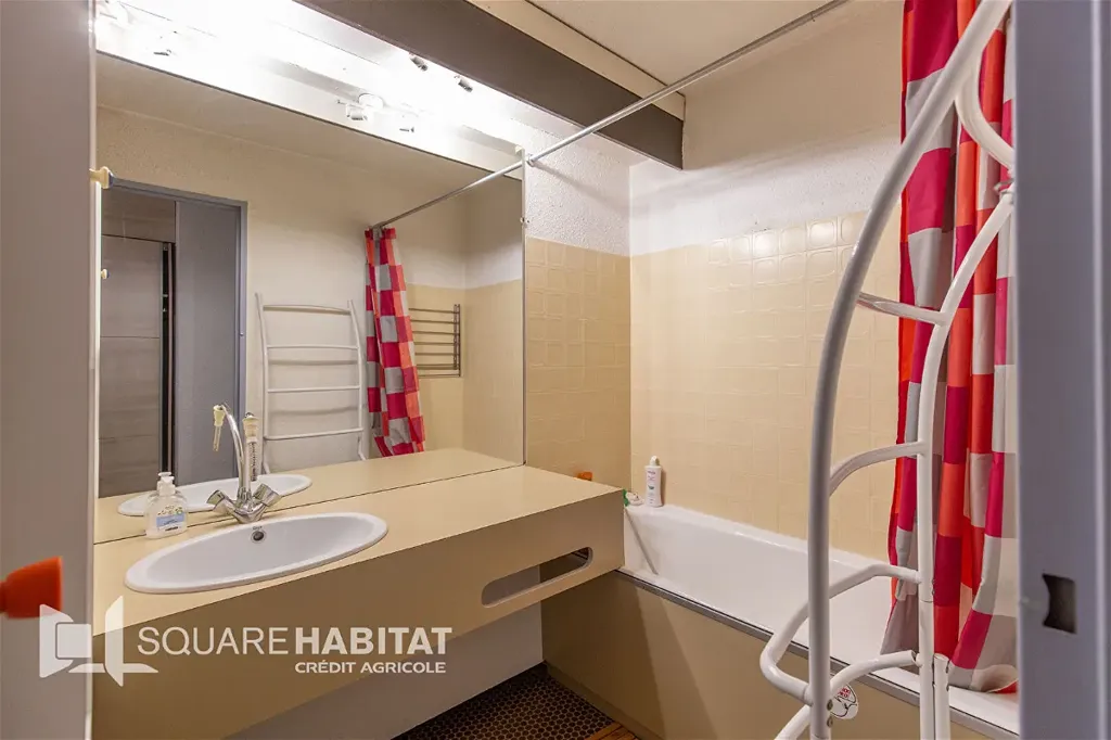 Bathrooms - 2-Bed Apartment with Balcony in La Mongie
