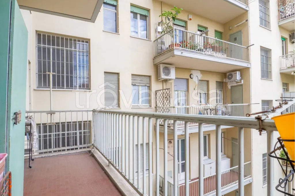 Balcone - Apartment with Balcony in Turin's Crocetta