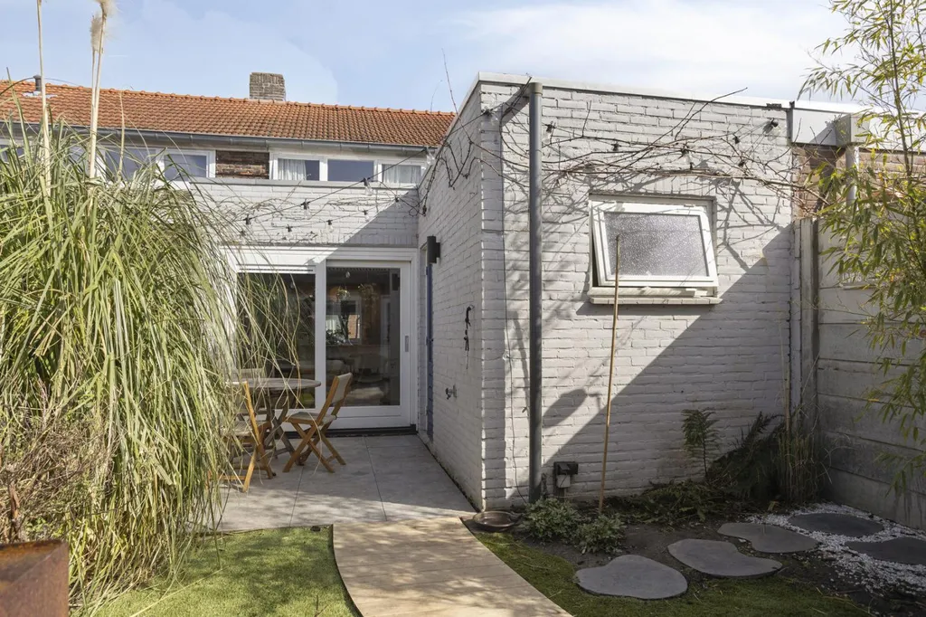 Garden - Characterful Semi-detached House with Garden in Tilburg
