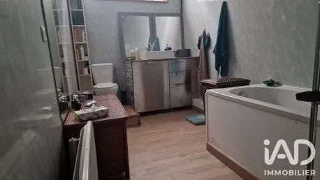 Bagni - 9-Piece House with Workshop Potential near Etrépagny