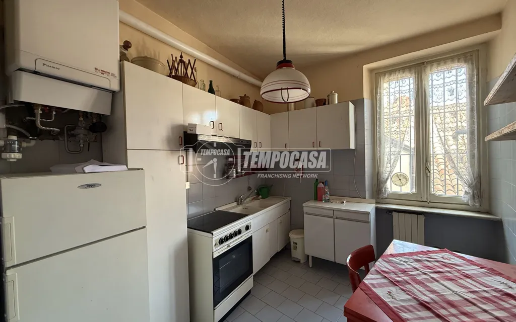 Cucina - Apartment with Balcony in Central Asti