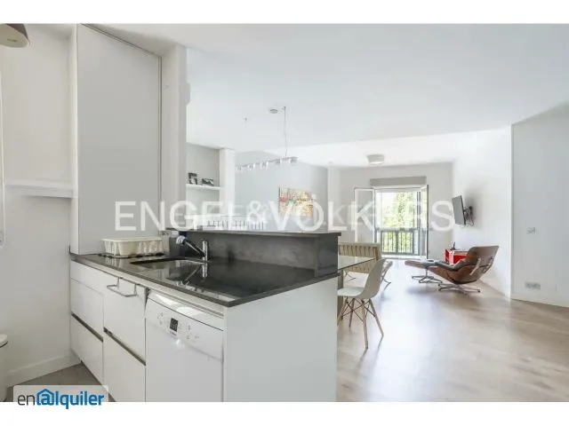 4 magamistoaga korter asukohas Madrid