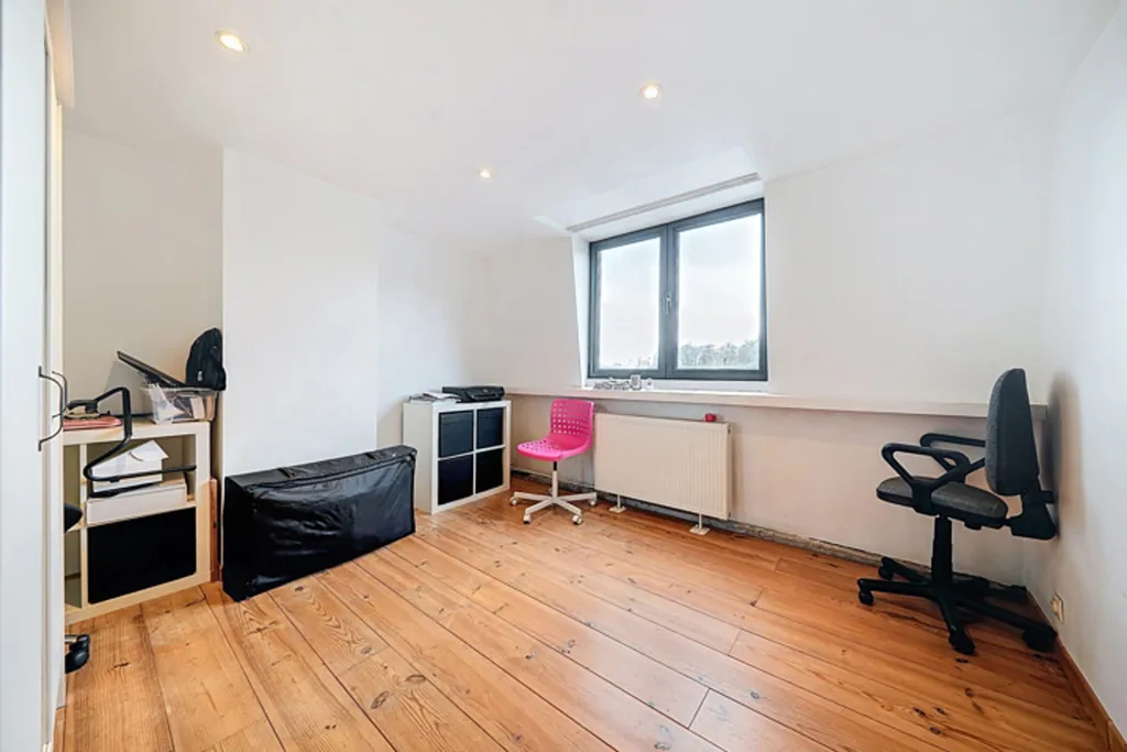 Office - Renovated 3-Fronted House in La Hulpe