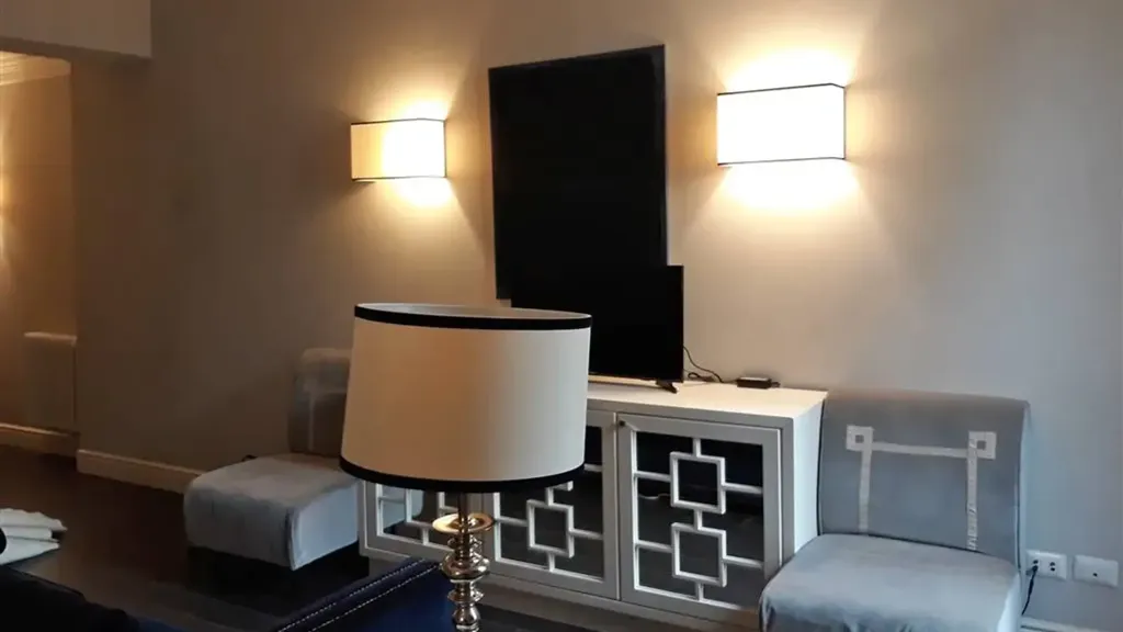 Elutuba - Modernised 2-Bedroom Flat in Florence