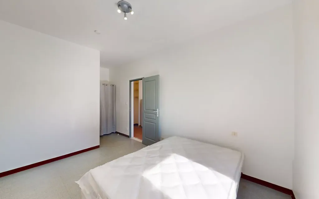 Magamistoad - Functional Flat with Parking in Salmiech