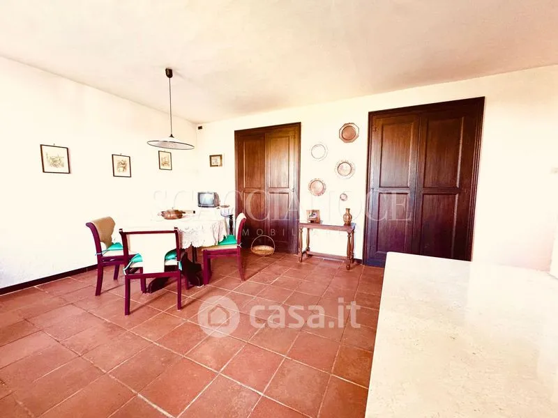 Salle à manger - Twin-Storey Apartment with Lake View in Netro