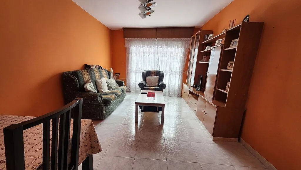 Living Room - 2-Bedroom Flat with Balcony in Miño