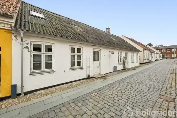 Välivaade - Row House with Modern Finish in Nykøbing M