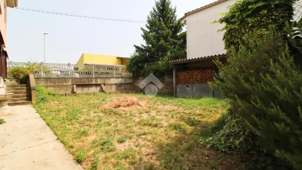 Aed - Villa with Two Units in Garlasco