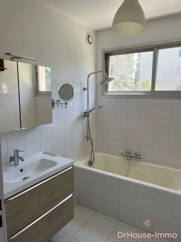 Vannitoad - Studio with Balcony in Nice West