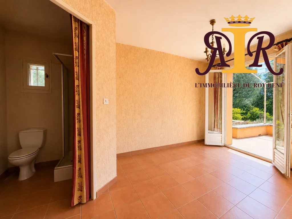 Salles de bain - Maison de Plain-Pied avec Jardin à Mirabeau
