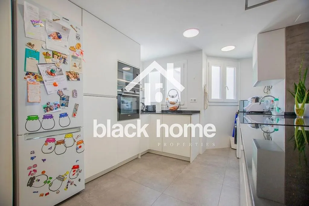 Cuisine - Apartment with Terrace in Patraix, Valencia