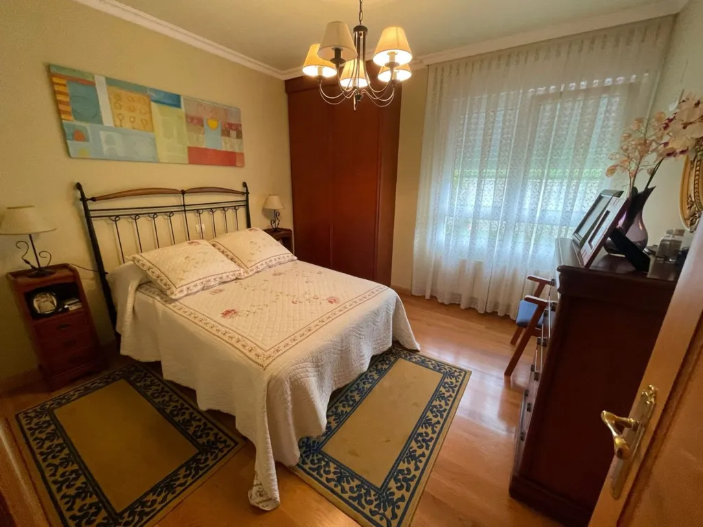 Bedrooms - Chalet with Large Garden in Barcena de Cicero