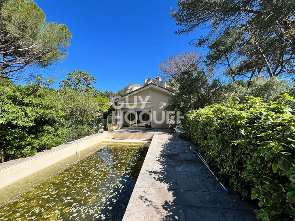 Bassein - Spacious House with Pool in Langlade