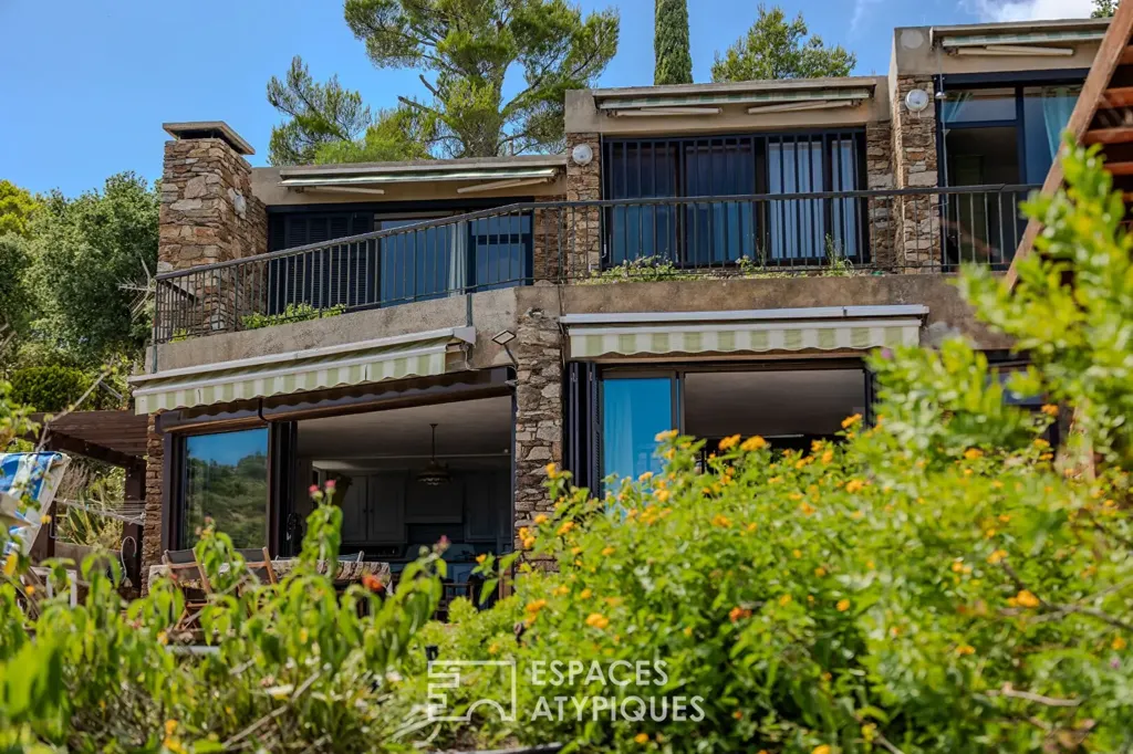 Välivaade - Architectural Villa with Sea View in Bormes-les-Mimosas