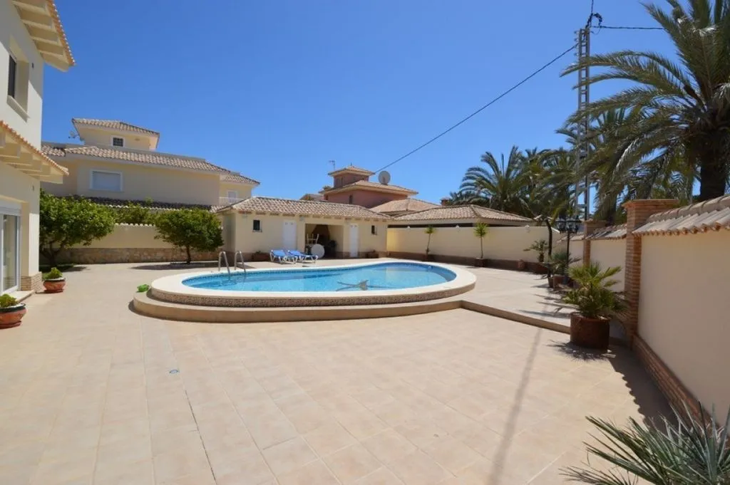 Bassein - Luxury Villa with Pool in Cabo Roig, Valencia