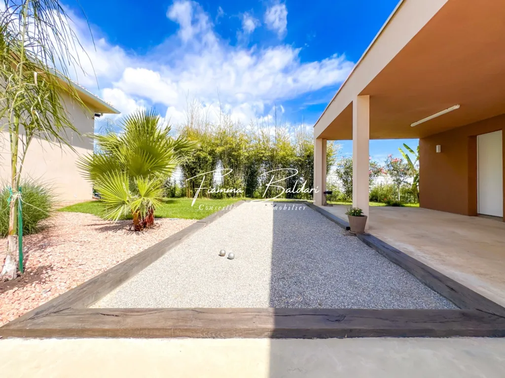 Jardin - Villa contemporaine avec piscine à l'ouest