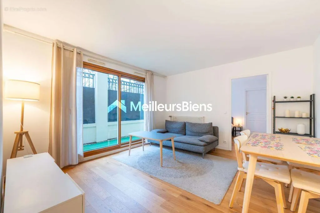 Soggiorno - Bright & Spacious T2 with Terrace in Levallois-Perret