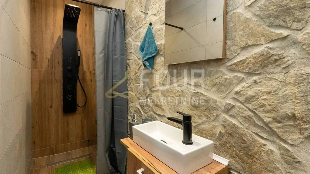 Salles de bain - Rustic House with Jacuzzi in Vrhovine