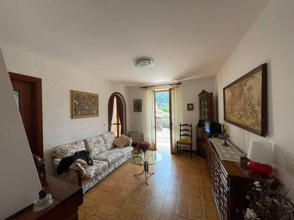 Living Room - Apartment with Balcony in Niella Belbo