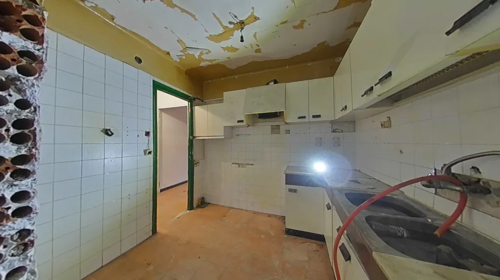 Kitchen - Apartment with Terrace in Terrassa, Barcelona