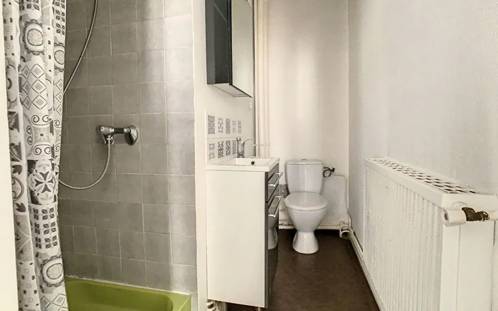 Salles de bain - Appartement Meublé T1 Centre Ville Montluçon