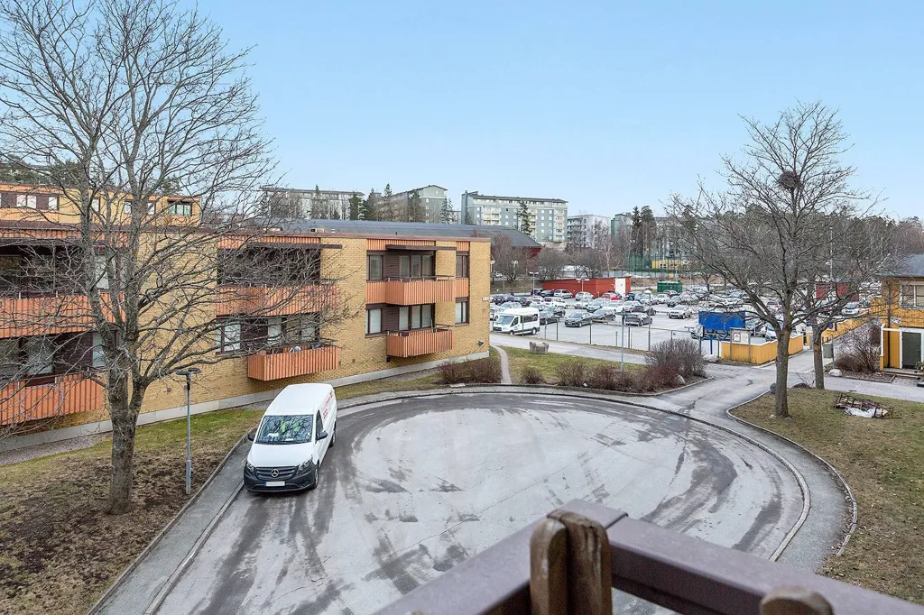 Rõdu - Bright 1-Bedroom Flat with Balcony in Stockholm