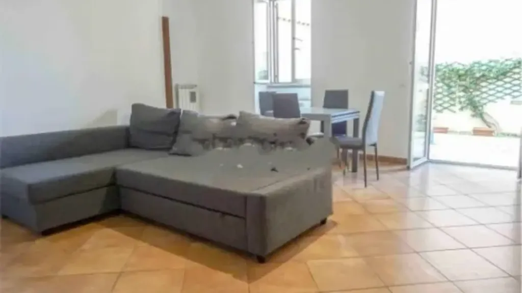 Séjour - Modernised Two-Bedroom Flat with Garden in Rome