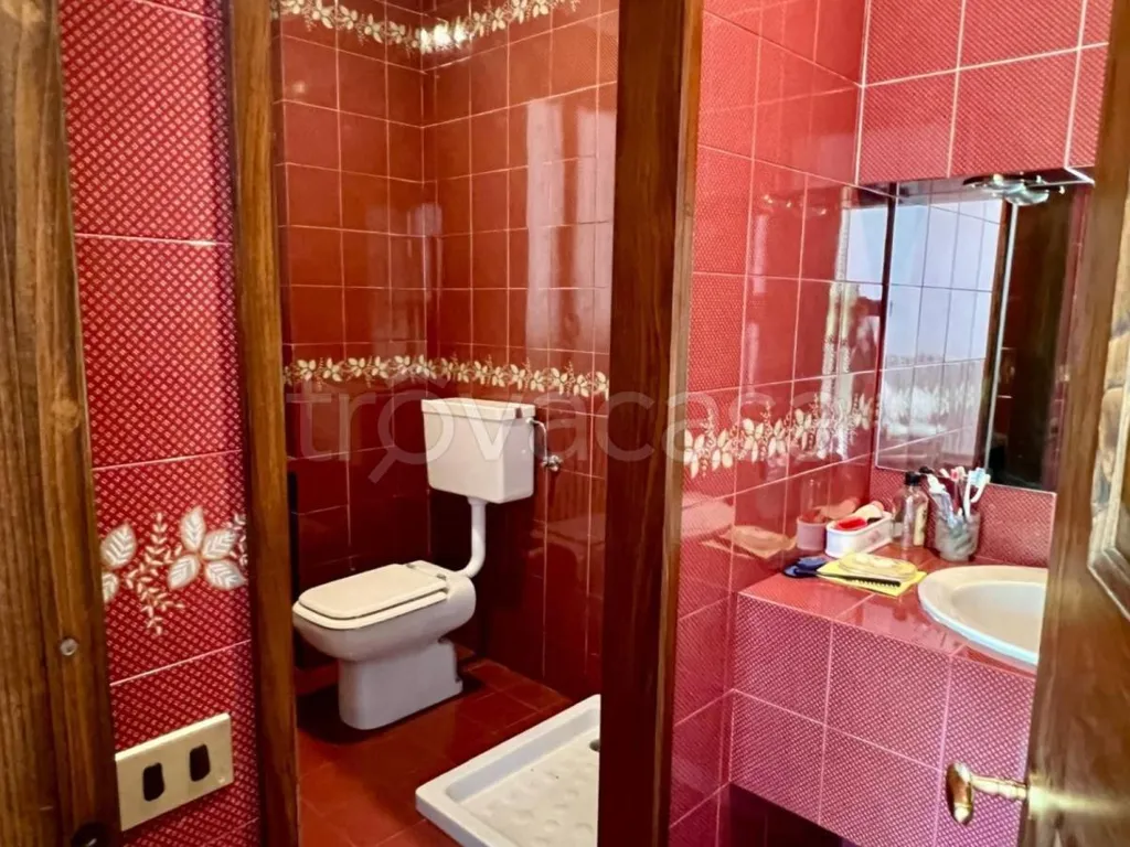 Salles de bain - Villa with Private Garden in Sommariva Perno