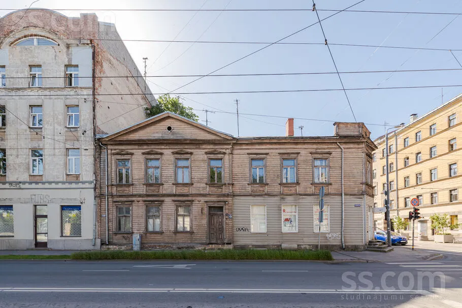 Esterno - Historic Multi-Apartment House in Riga Centre