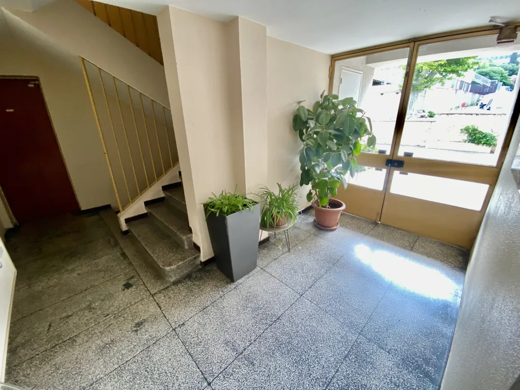 Hallway - T3/4 Apartment with Balcony in Marseille