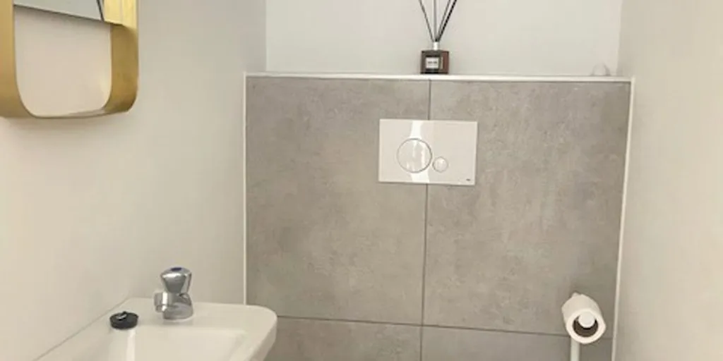Bagni - Furnished Apartment with Large Windows in Evere