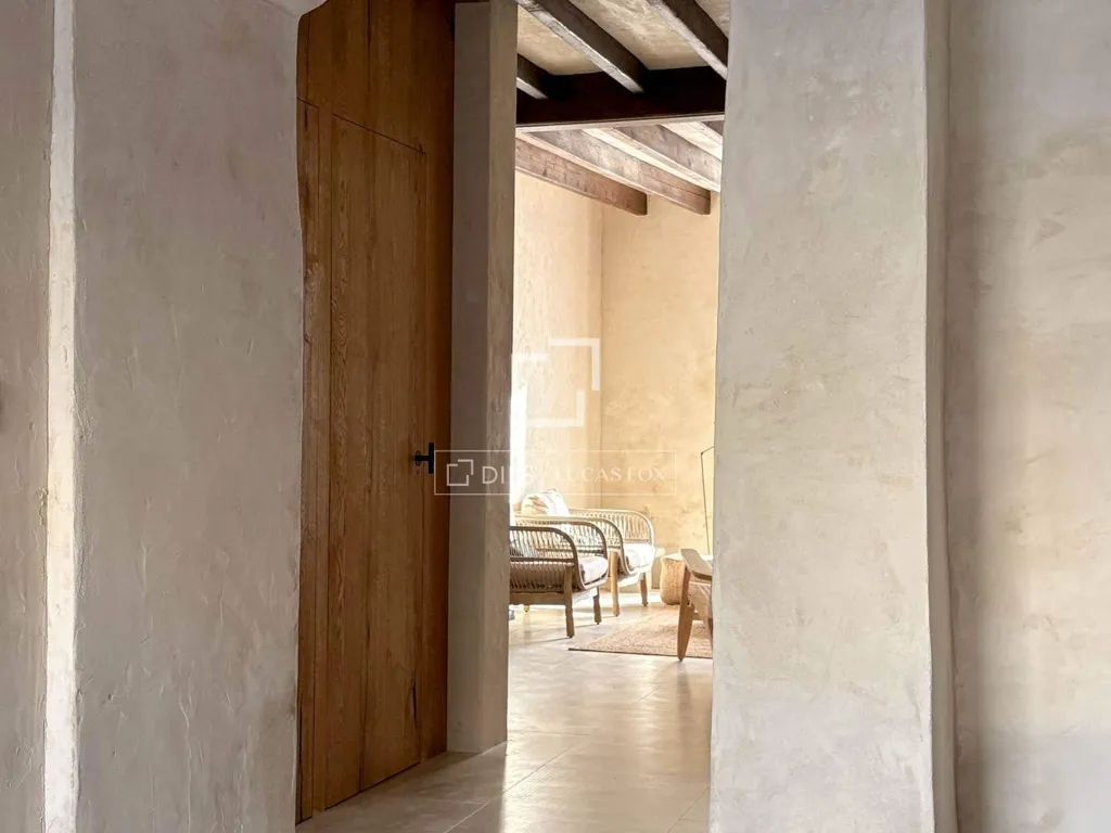 Esik - Renovated Villa with Pool in Es Llombards