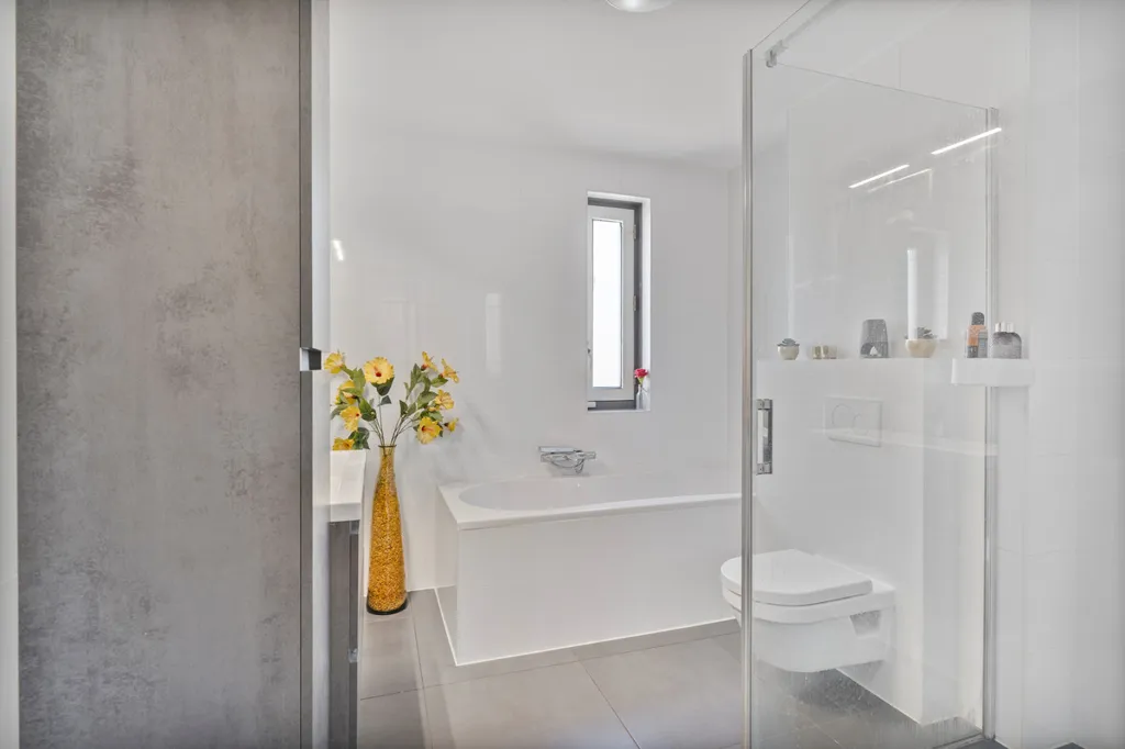 Salles de bain - Semi-detached House with Garden in Almere