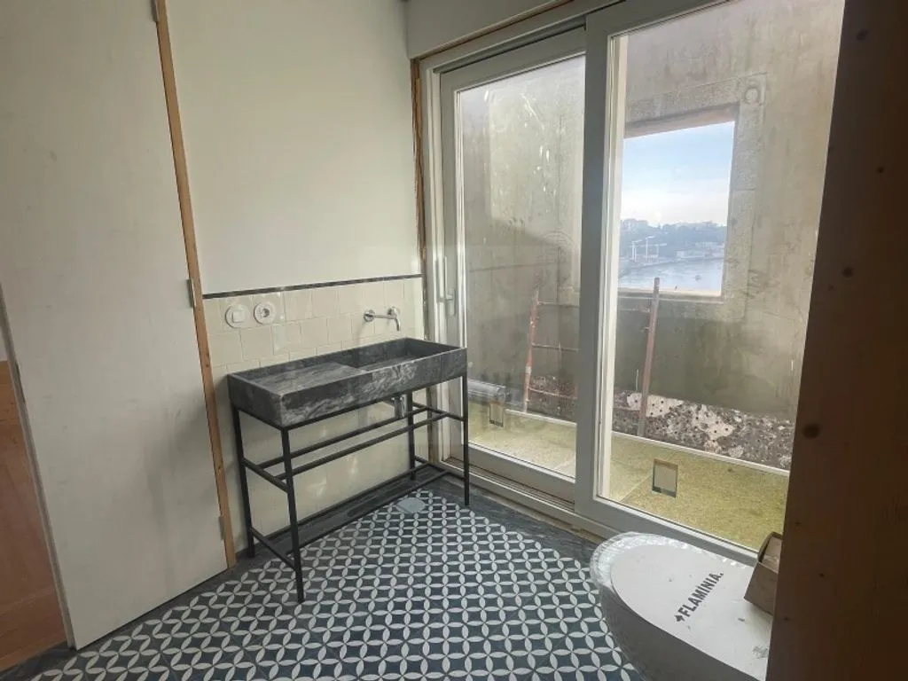 Vannitoad - Luxury Apartment with River View in Porto