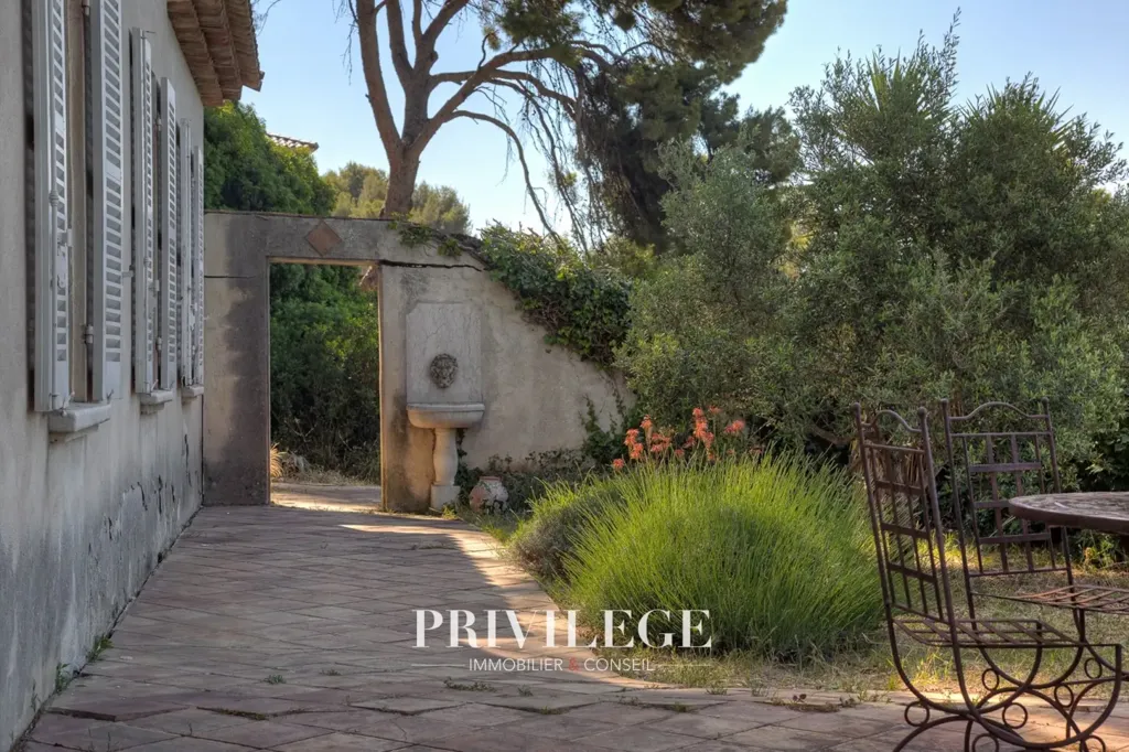 Terrasse - Villa avec échappée mer à Ollioules