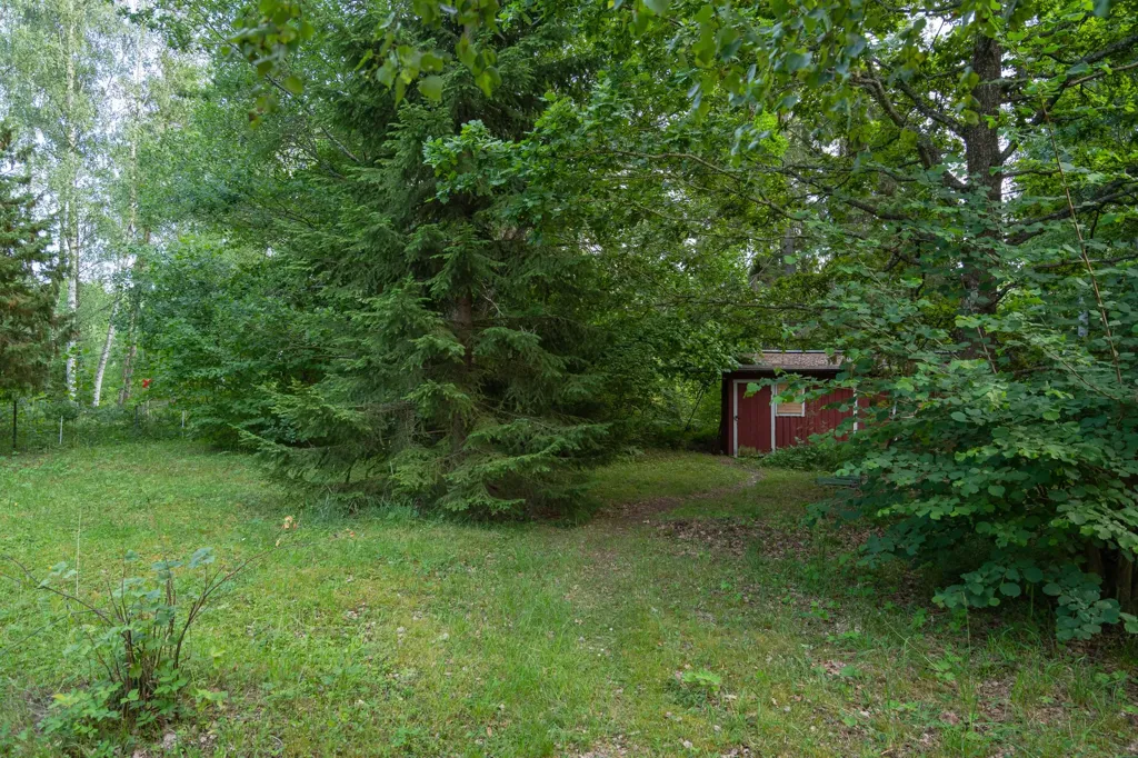 Jardin - Unbuilt Plot with Views in Svärtinge
