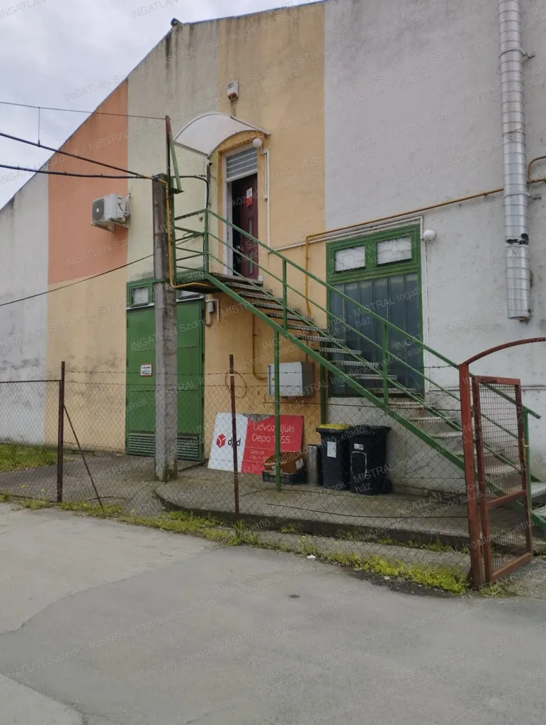 Exterior - Office Space with Garden in Southern District, Szolnok
