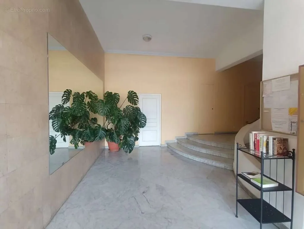 hallway_entrance