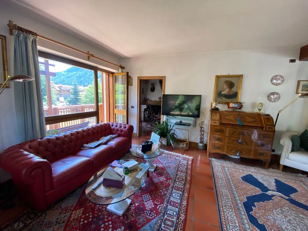 Living Room - Luxury Flat with Spa in Pinzolo, Trentino