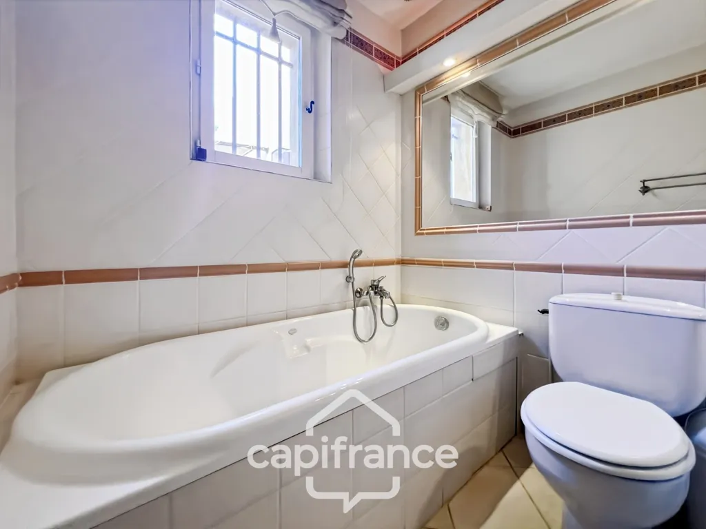 Salles de bain - Villa avec Vue Golf au Domaine de Pont Royal