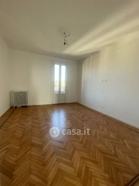 Pièces - Fully Renovated Apartment with Balcony in Varese