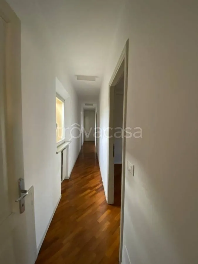 Entrée - Rustic-Style Flat with Caminetto in Modena